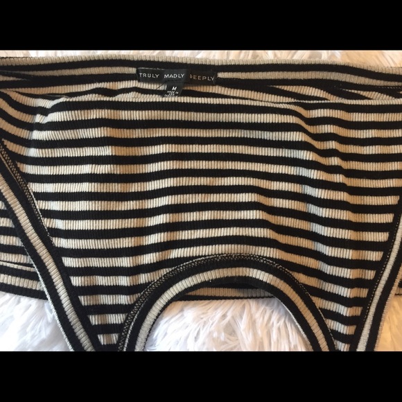 Urban halter top - Picture 2 of 2